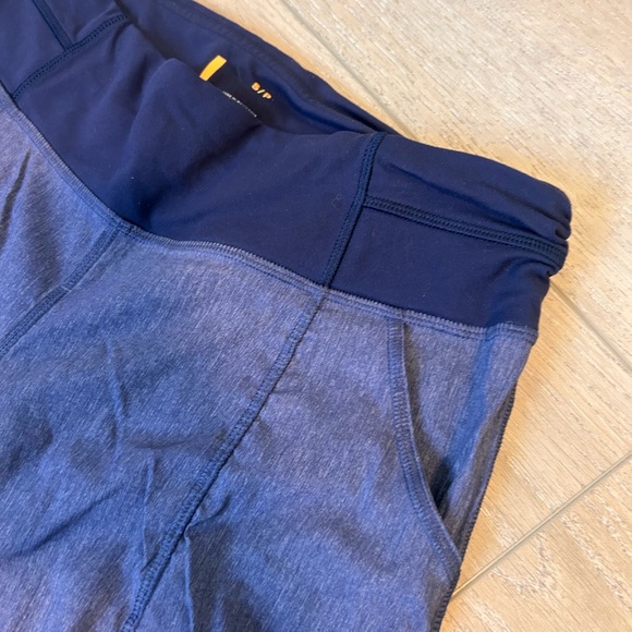 🌶️ Lucy Get Going Capri Pants. Blue Size Small - Picture 4 of 5